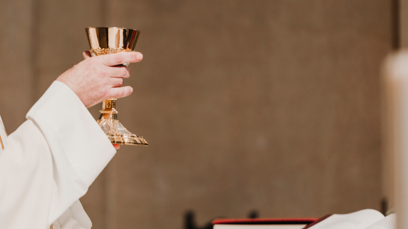 Veja com Pe. Jose Eduardo de Oliveira e Silva como a liturgia transforma a vida cristã de forma profunda.