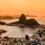 Alex Nabuco dos Santos analisa os polos emergentes que impulsionam o mercado imobiliário de luxo carioca.