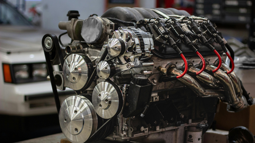 Descubra com Teciomar Ábila como a tecnologia híbrida nos motores transforma corridas em um espetáculo mais eficiente e sustentável.