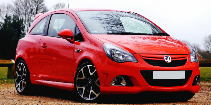 Teciomar Ábila revela como motores híbridos unem desempenho e sustentabilidade para acelerar vitórias nas competições.