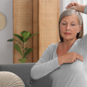 Por que um achado na mamografia nem sempre é câncer, mas sim um sinal de alerta? Entenda com Vinicius Tadeu Sattin Rodrigues como interpretar esses resultados com equilíbrio e informação segura.